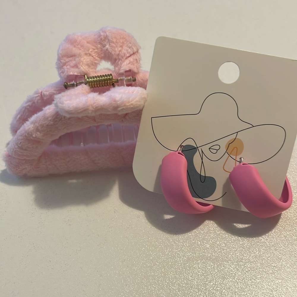 #073. Pink Hair Clip and Earrings